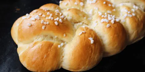 La Brioche Tressée maison avec une mie filante et moelleuse