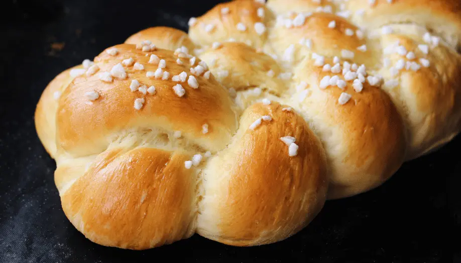 La Brioche Tressée maison avec une mie filante et moelleuse