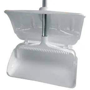 Pelle basculante blanche avec capot & peigne