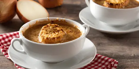 Soupe à l'oignon gratinée